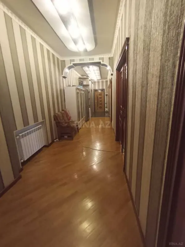Satılır 3 otaqlı mənzil 118 m²