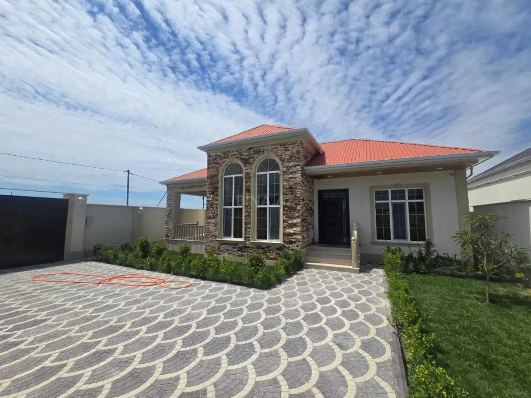 Satılır 4 otaqlı həyət evi 140 m²
