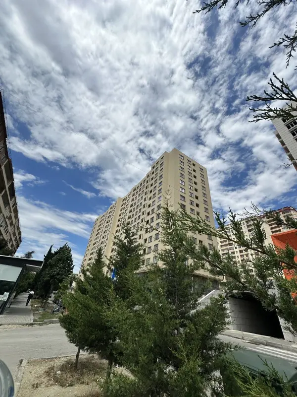 Satılır 3 otaqlı mənzil 105 m²