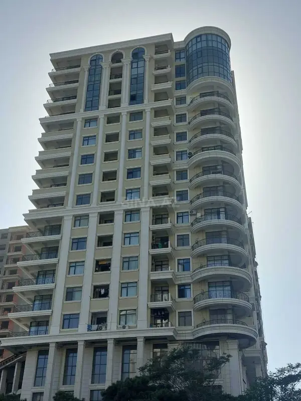 Satılır 2 otaqlı mənzil 85 m²