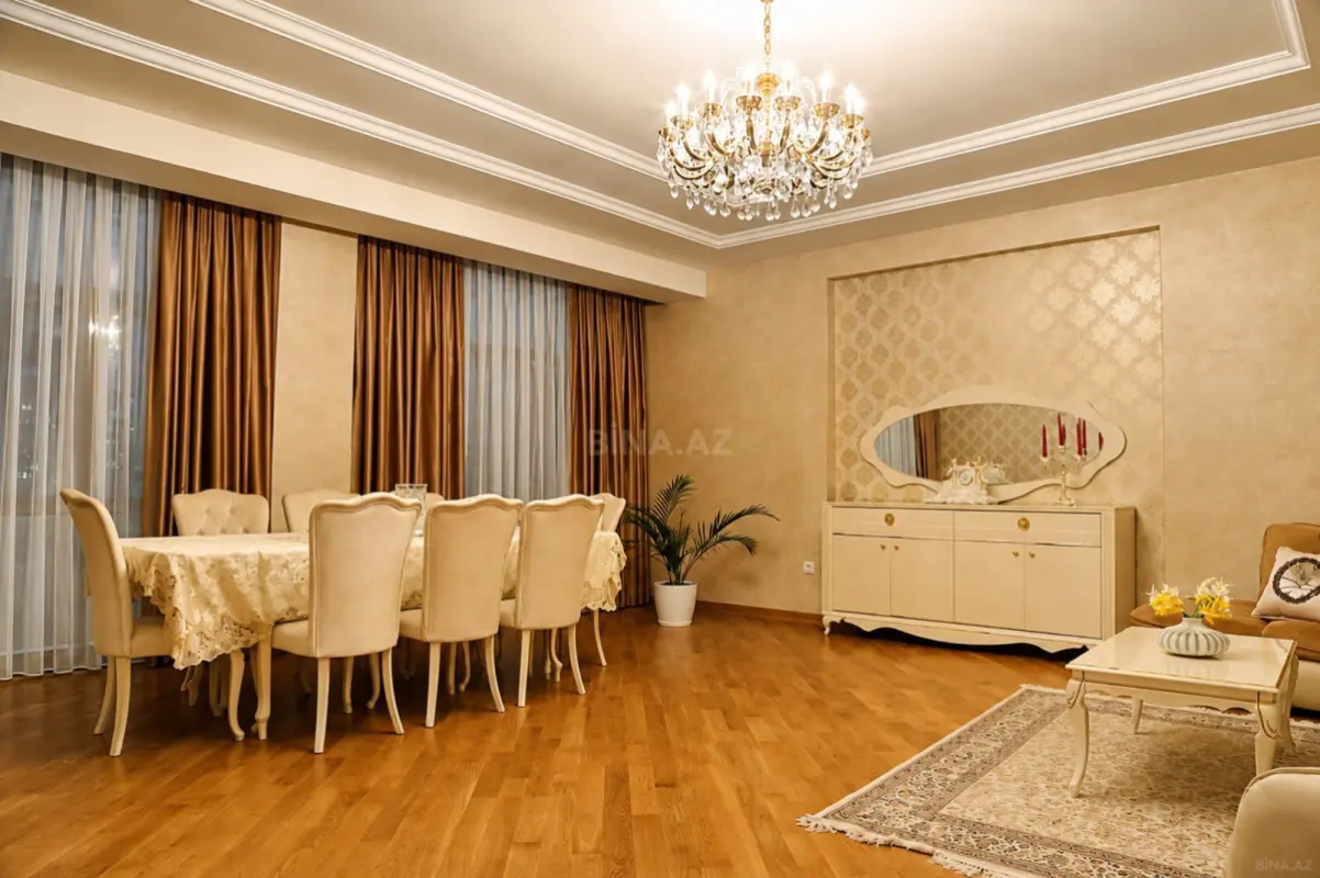 Satılır 3 otaqlı mənzil 170 m²