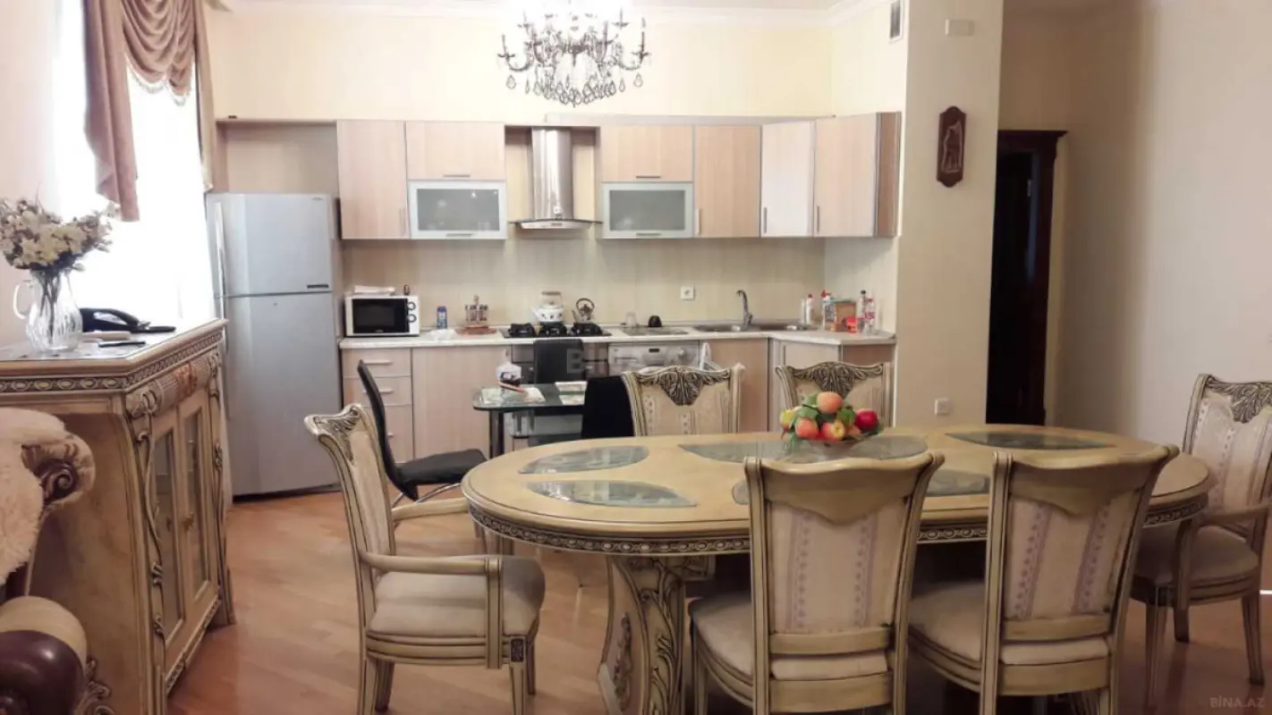 Satılır 3 otaqlı mənzil 120 m²