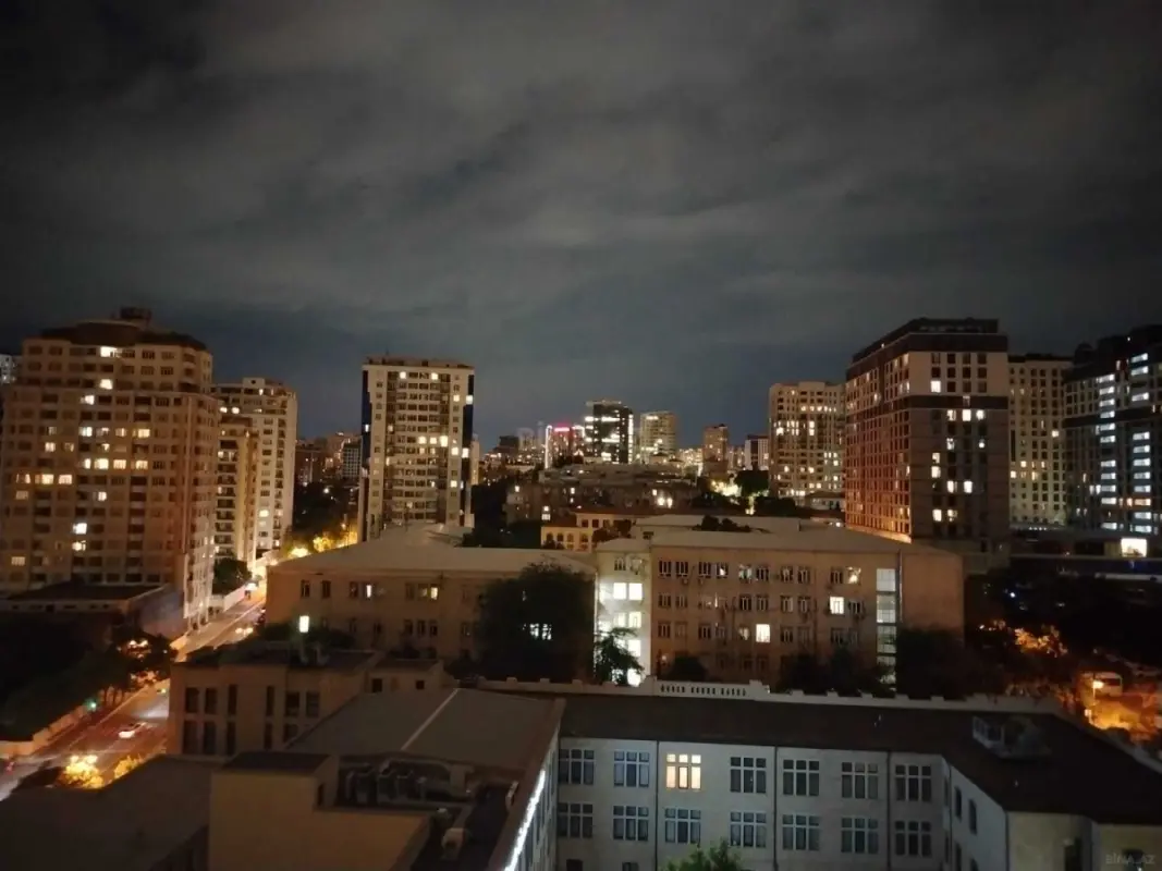 Satılır 4 otaqlı mənzil 218 m²