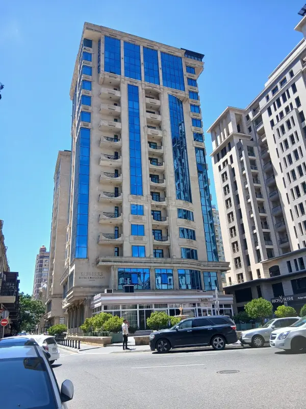 Satılır 4 otaqlı mənzil 205.1 m²