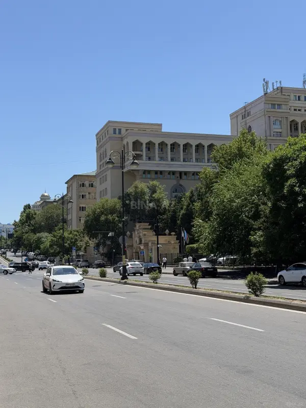 Satılır 2 otaqlı mənzil 67 m²