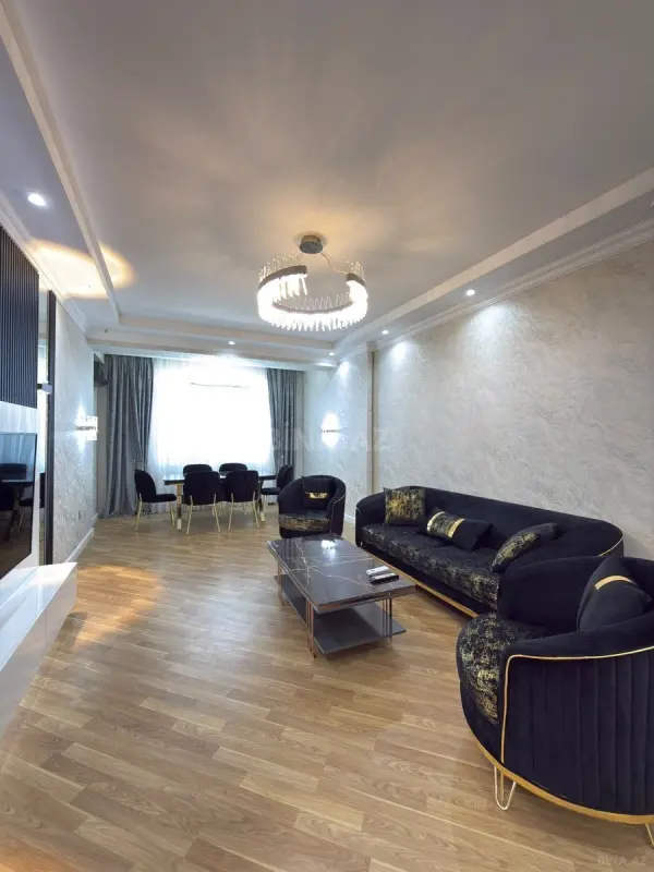 Satılır 2 otaqlı mənzil 98 m²