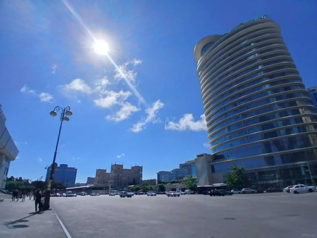 Kirayə verilir 18 otaqlı ofis 700 m²