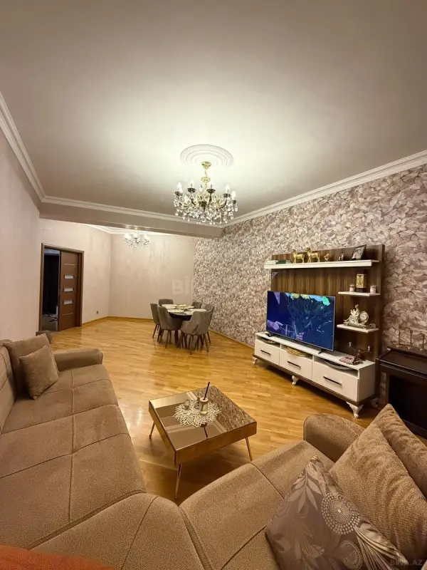 Satılır 3 otaqlı mənzil 120 m²