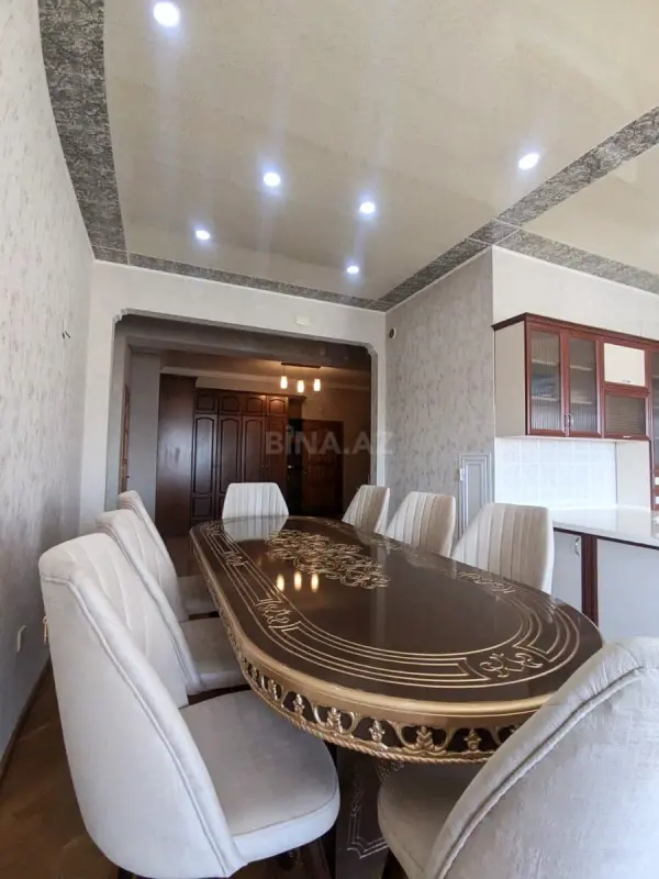 Kirayə verilir 4 otaqlı mənzil 220 m²