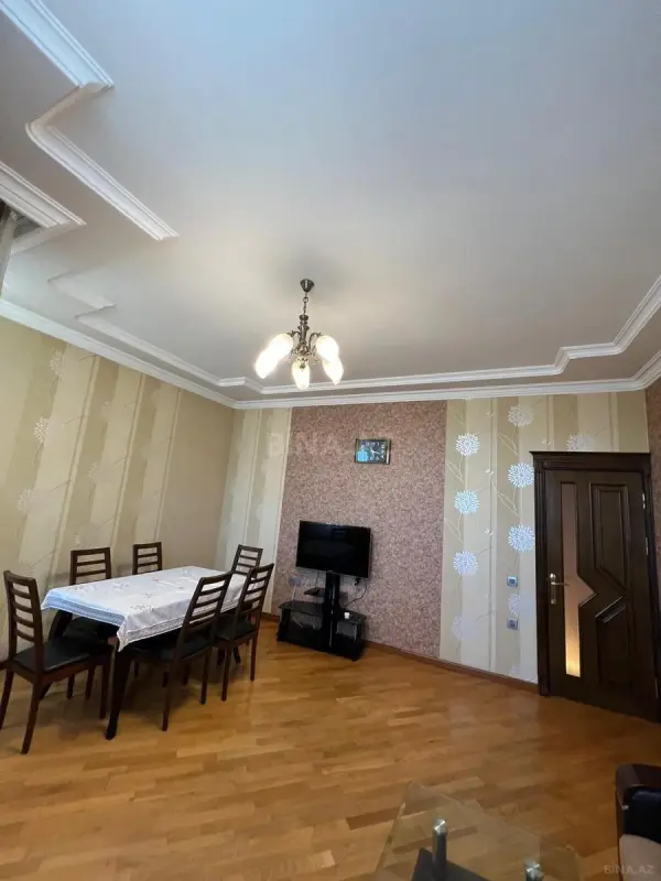 Kirayə verilir 3 otaqlı mənzil 145 m²