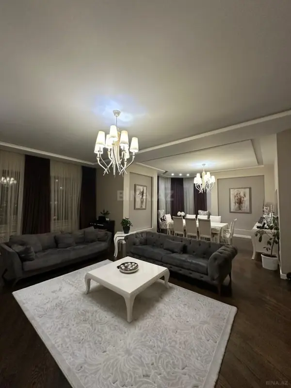 Satılır 4 otaqlı mənzil 215 m²