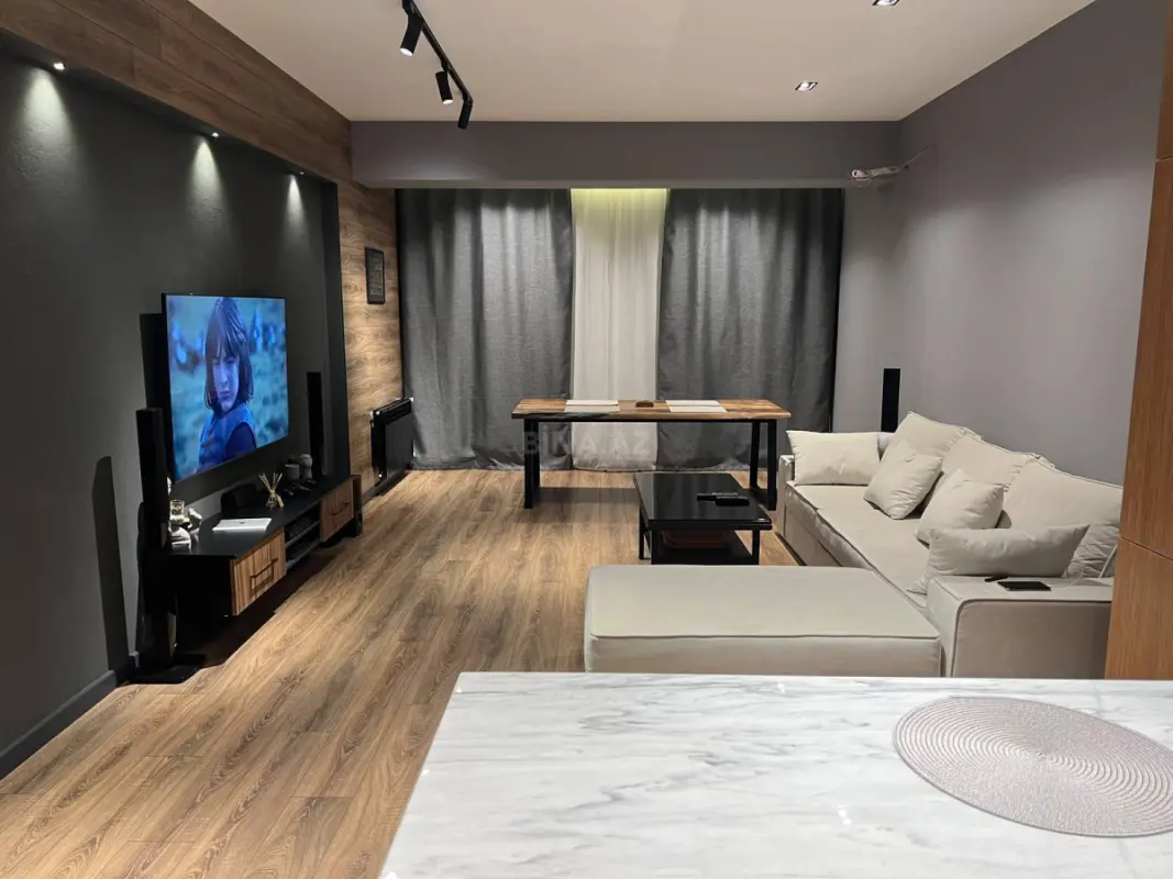 Satılır 2 otaqlı mənzil 78 m²
