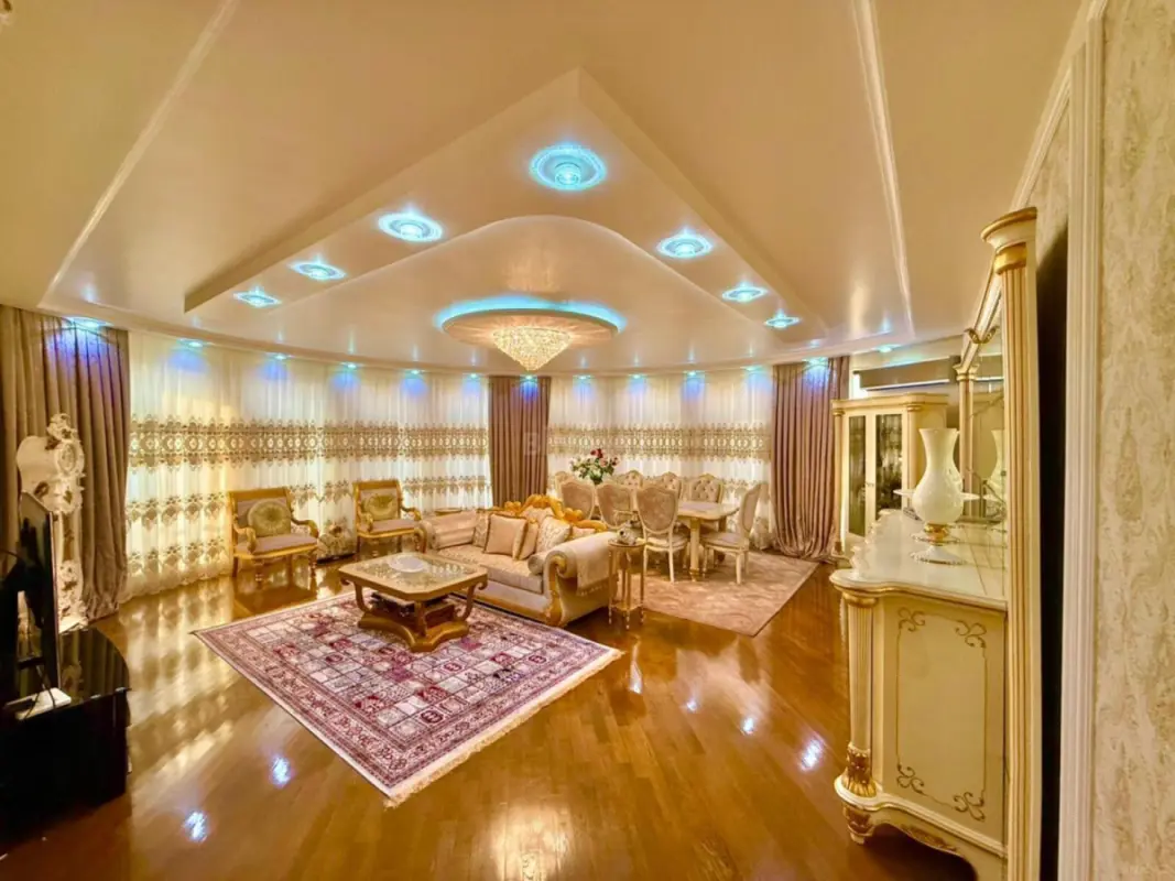 Satılır 5 otaqlı mənzil 226.6 m²