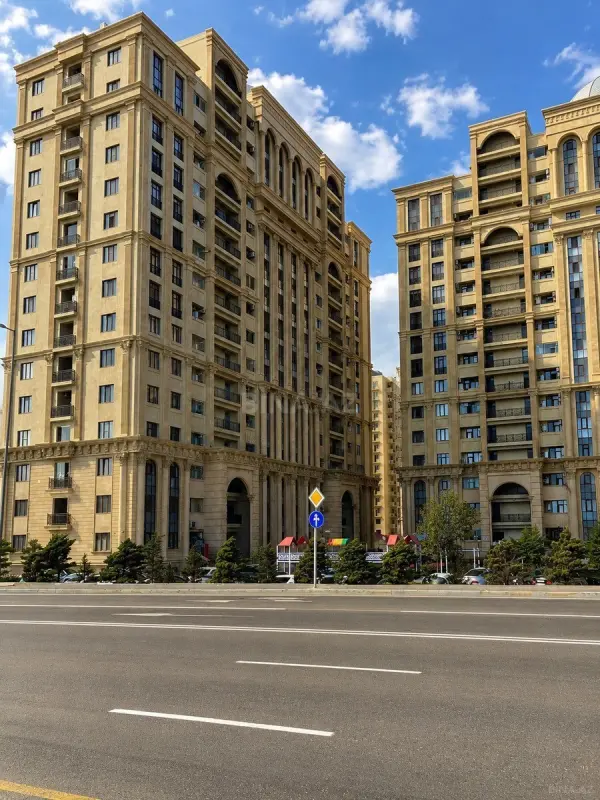 Satılır 2 otaqlı mənzil 79 m²