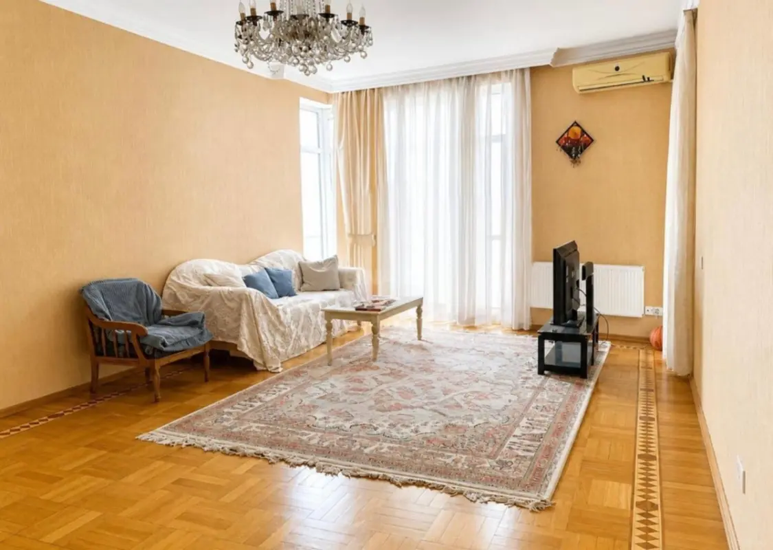 Satılır 3 otaqlı mənzil 125 m²
