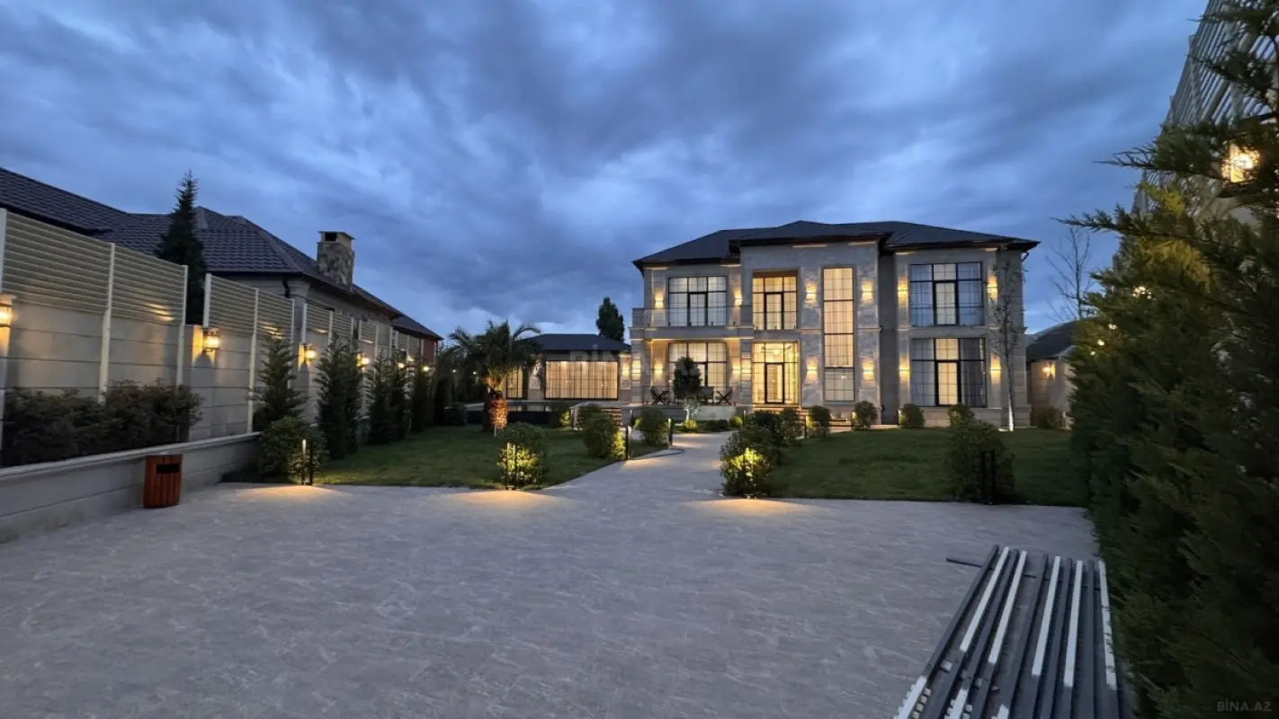 Satılır 7 otaqlı həyət evi 450 m²
