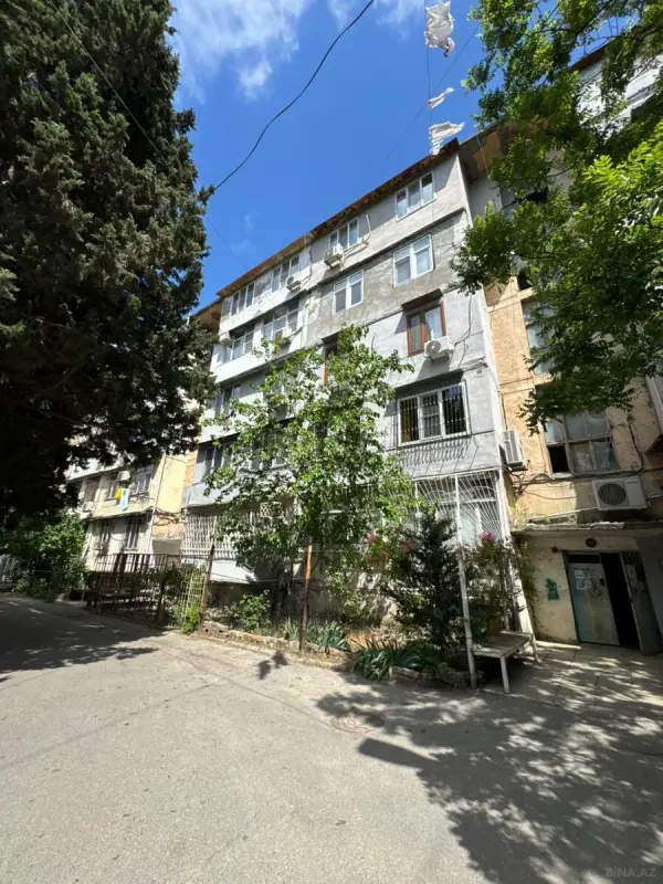 Satılır 4 otaqlı mənzil 115 m²