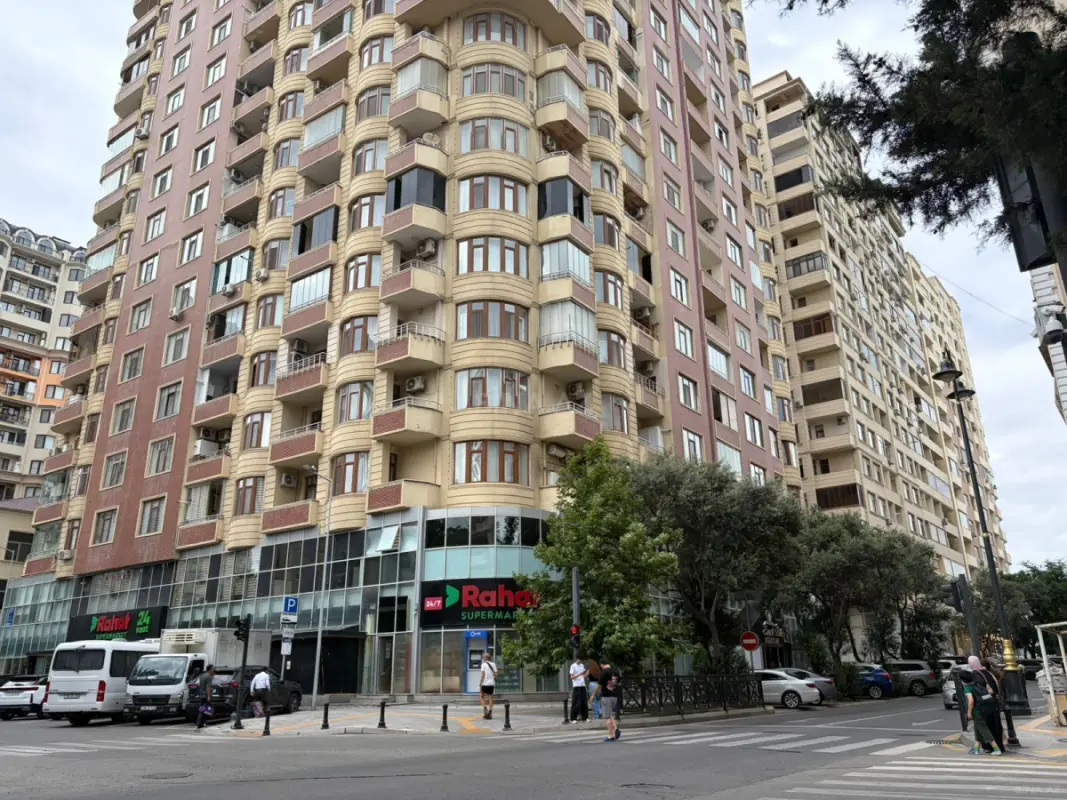 Satılır 1 otaqlı mənzil 62 m²