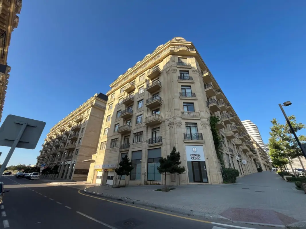 Satılır 4 otaqlı mənzil 160 m²