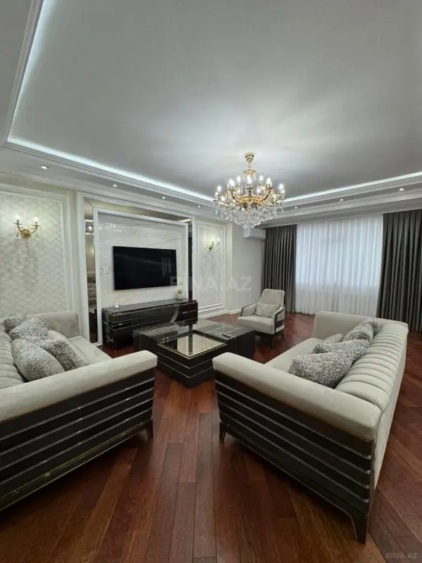 Satılır 4 otaqlı mənzil 220 m²