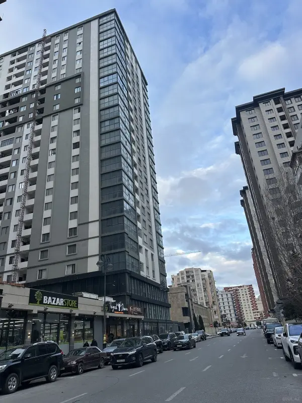 Satılır 3 otaqlı mənzil 108 m²