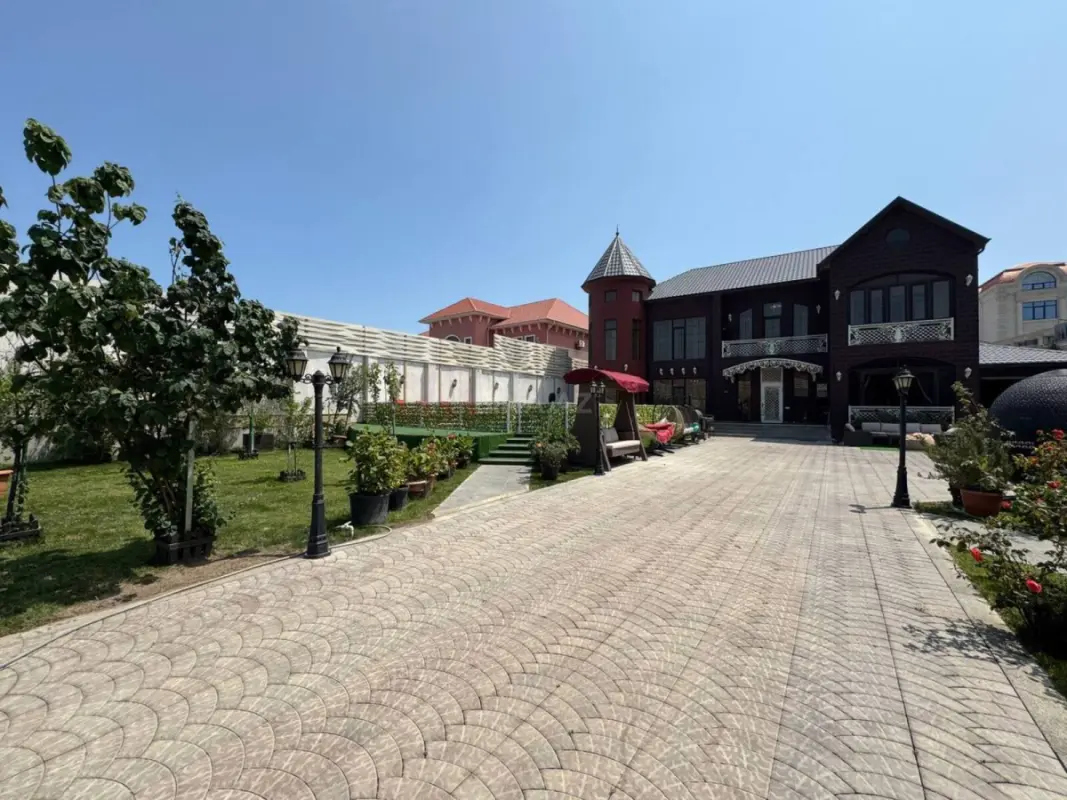 Satılır 6 otaqlı həyət evi 450 m²