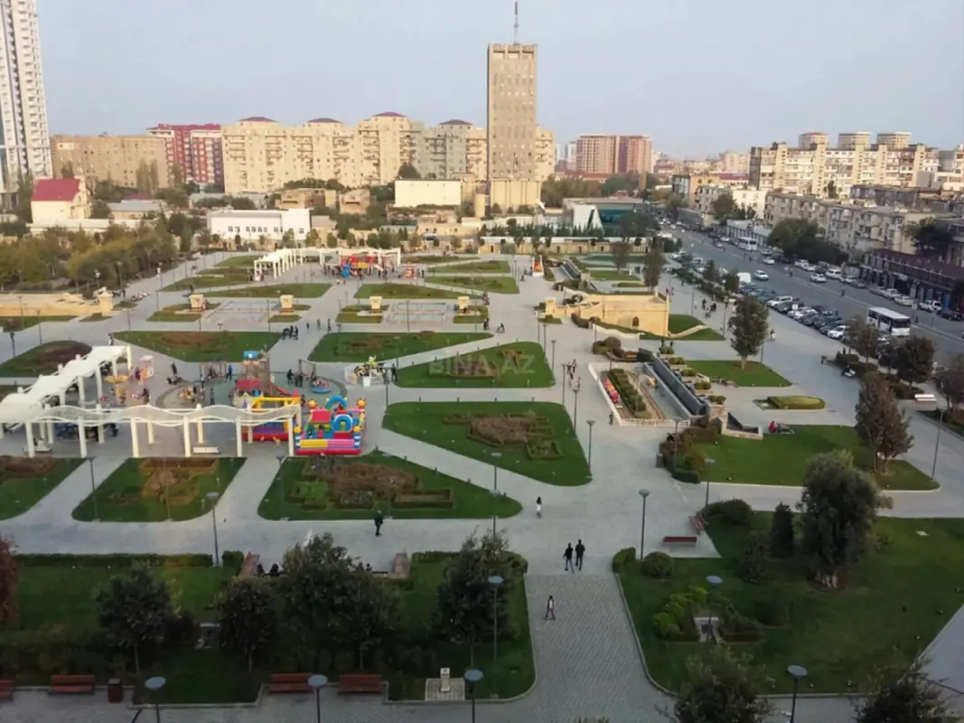 Satılır 3 otaqlı mənzil 125 m²
