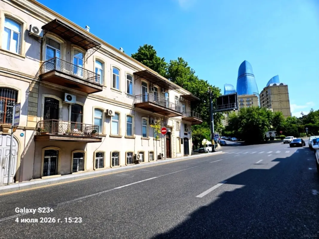 Satılır 5 otaqlı həyət evi 200 m²