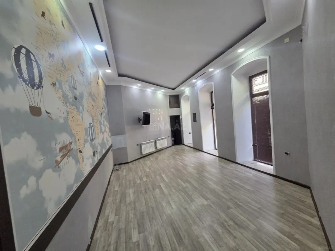 Satılır obyekt 200 m²