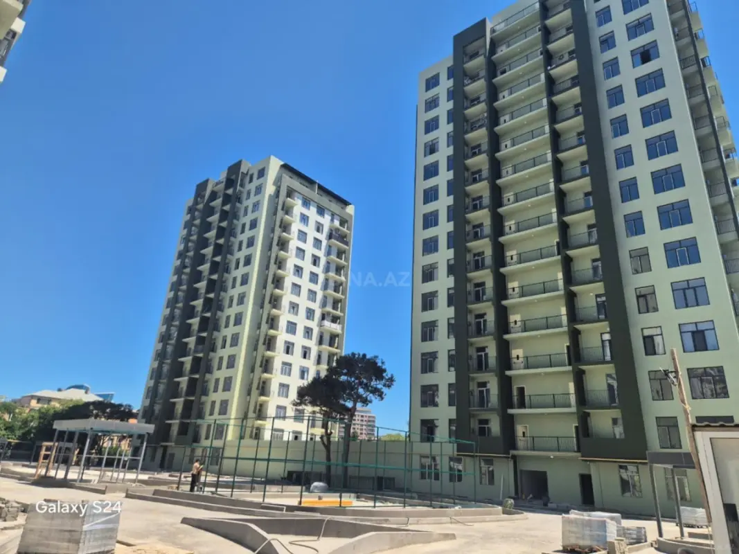 Satılır 3 otaqlı mənzil 147 m²