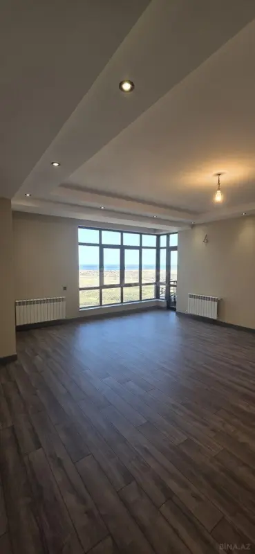 Satılır 3 otaqlı mənzil 136 m²