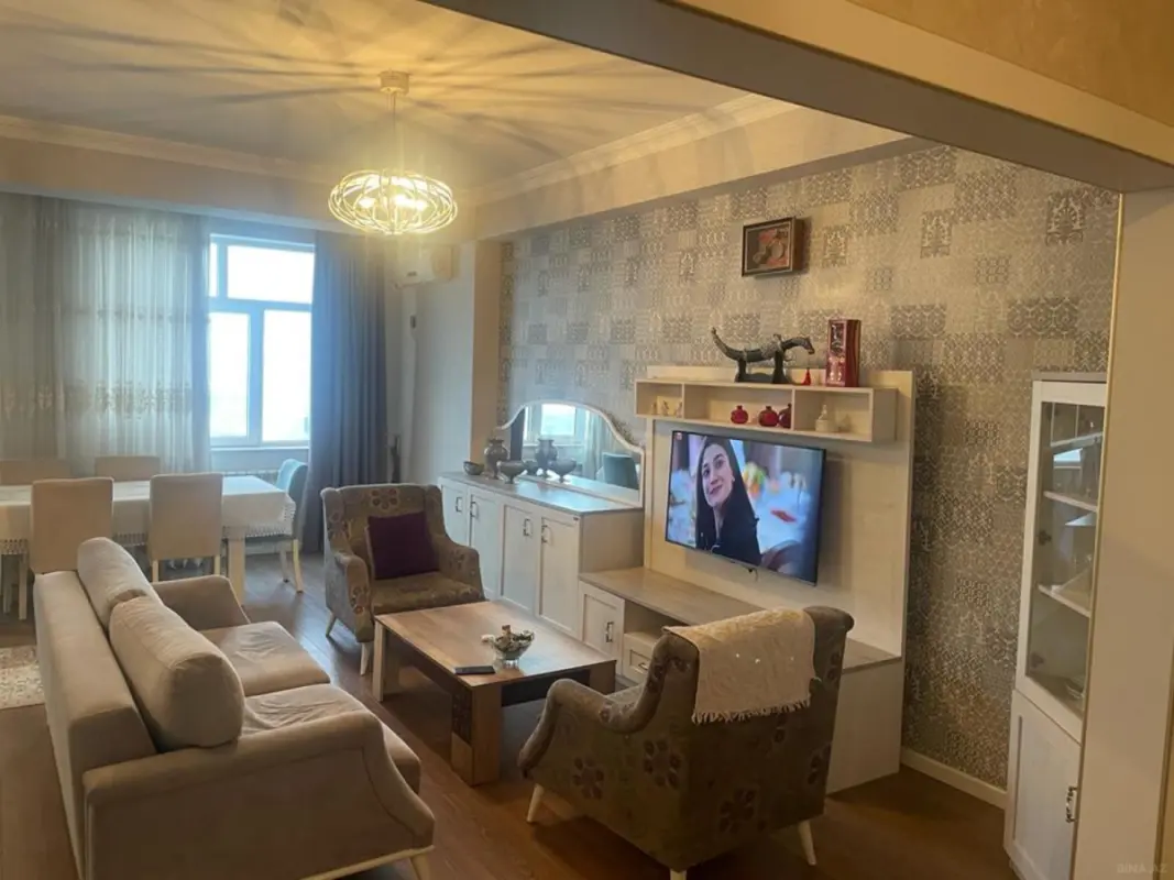 Satılır 3 otaqlı mənzil 117 m²
