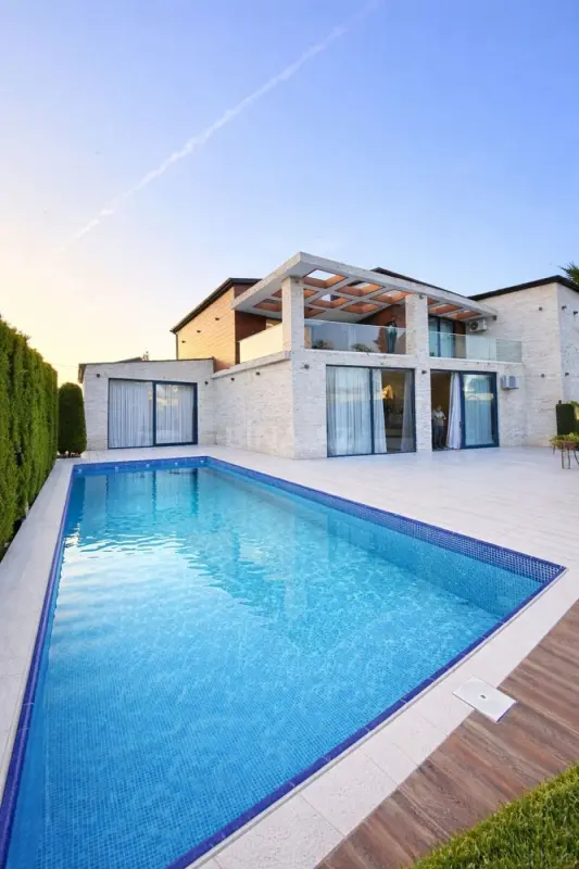 Kirayə verilir 4 otaqlı həyət evi 360 m²