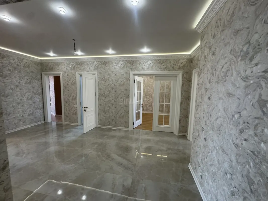 Satılır 3 otaqlı mənzil 144 m²