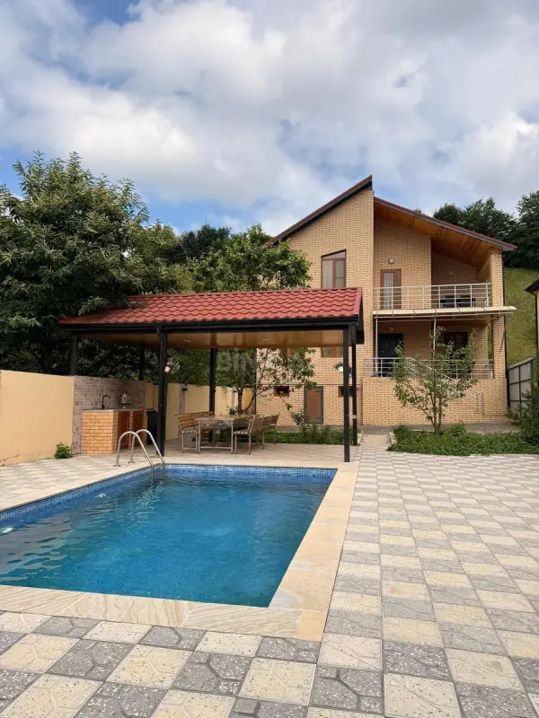 Kirayə verilir 4 otaqlı həyət evi 200 m²