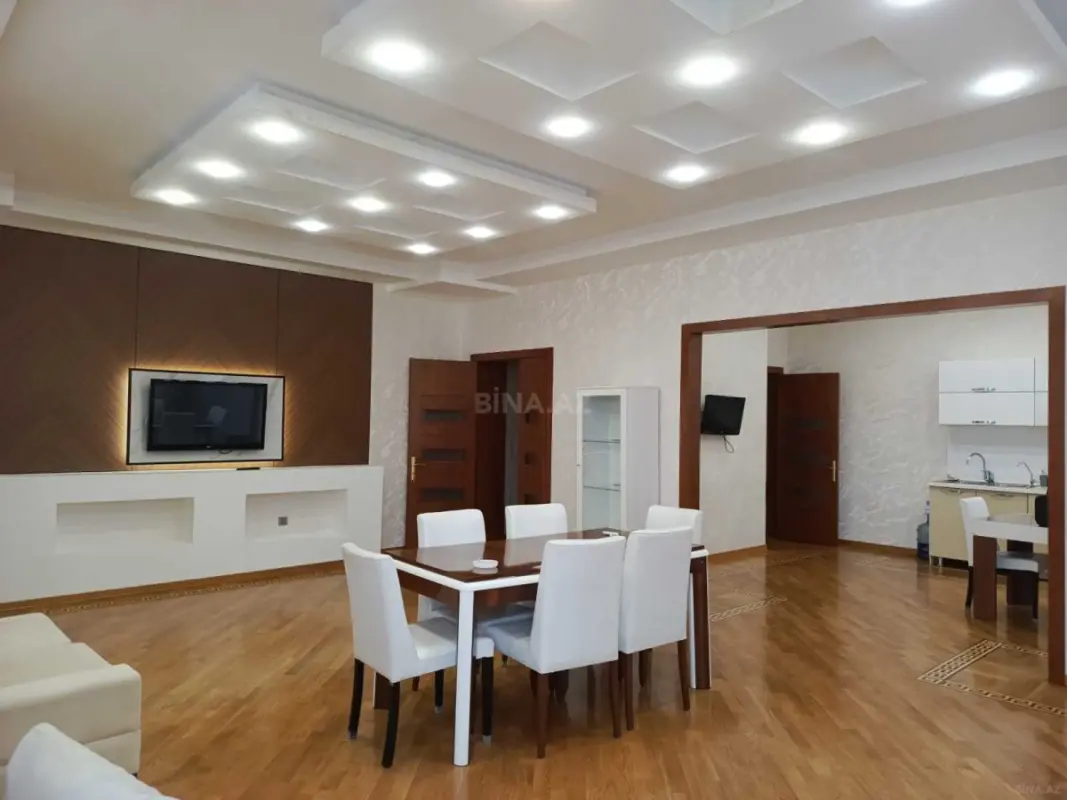 Kirayə verilir 3 otaqlı mənzil 150 m²