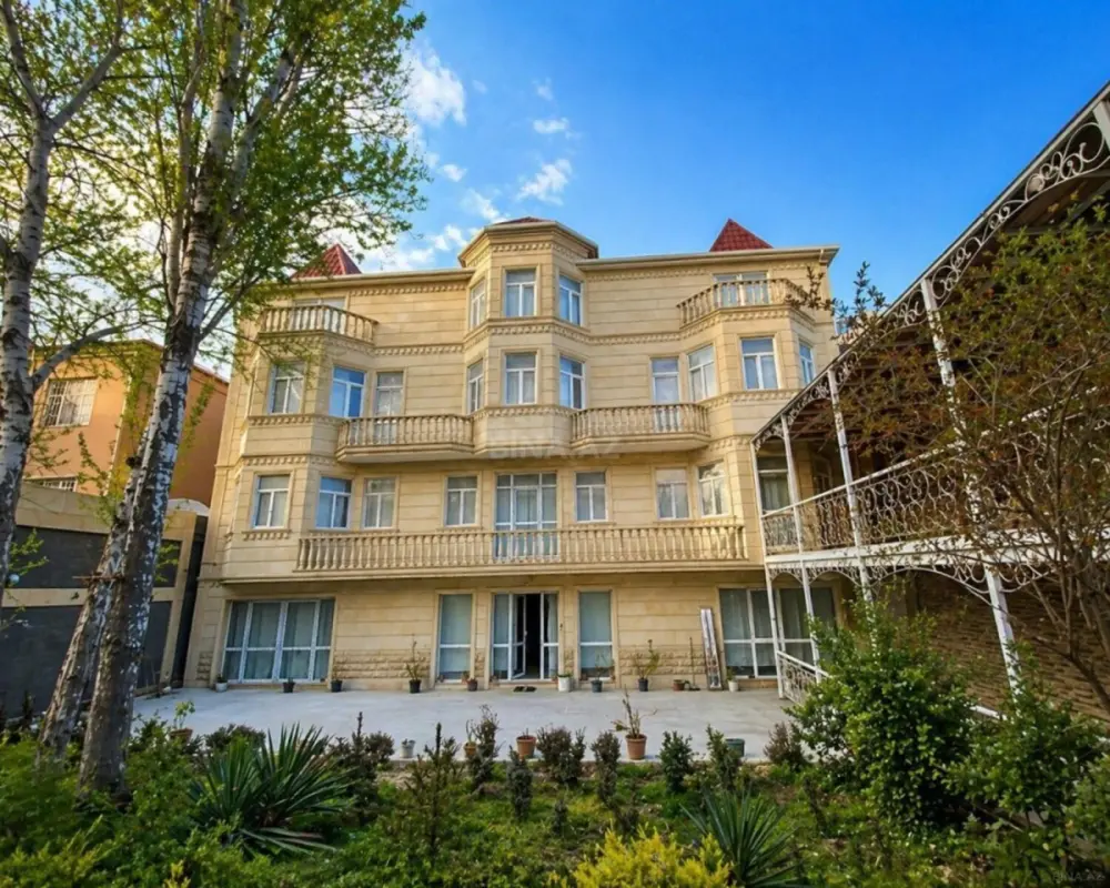 Satılır obyekt 800 m²