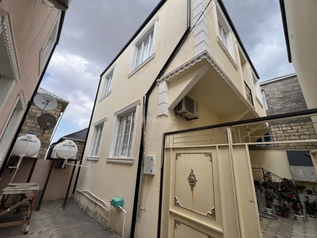 Satılır 4 otaqlı həyət evi 150 m²