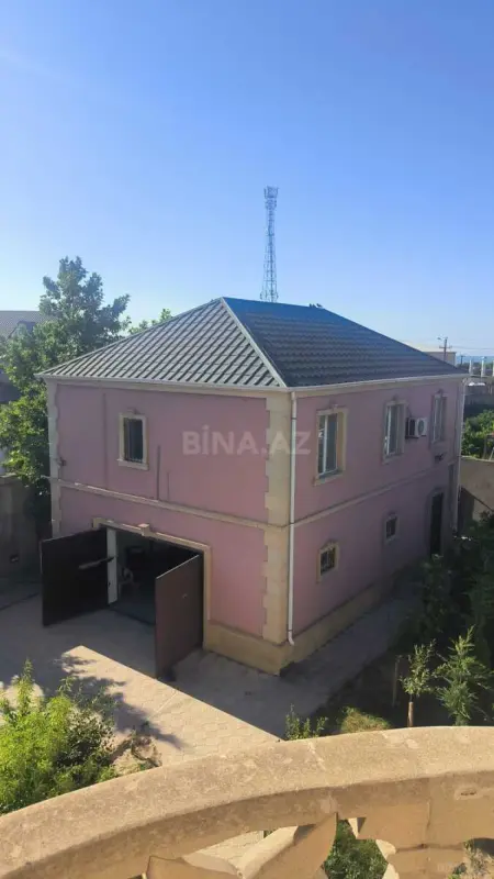 Satılır 8 otaqlı həyət evi 400 m²