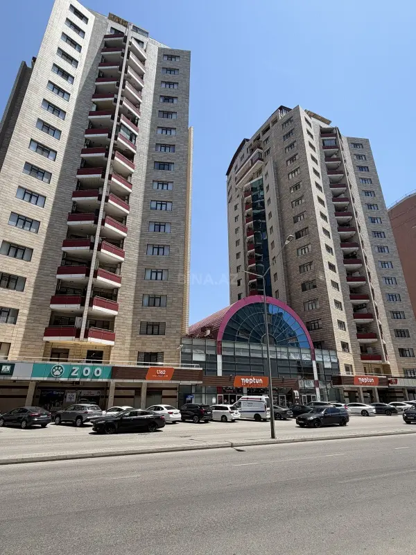 Satılır 2 otaqlı mənzil 98 m²