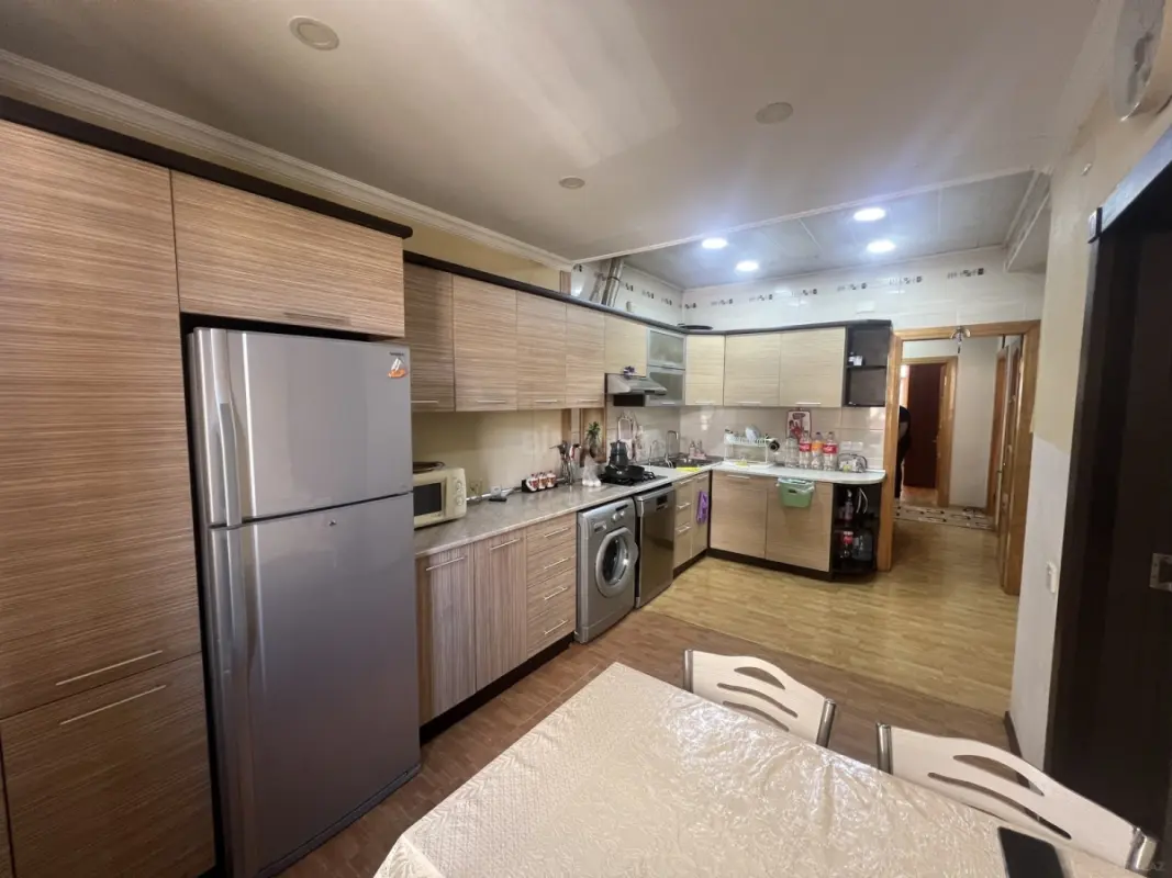 Satılır 4 otaqlı mənzil 95 m²