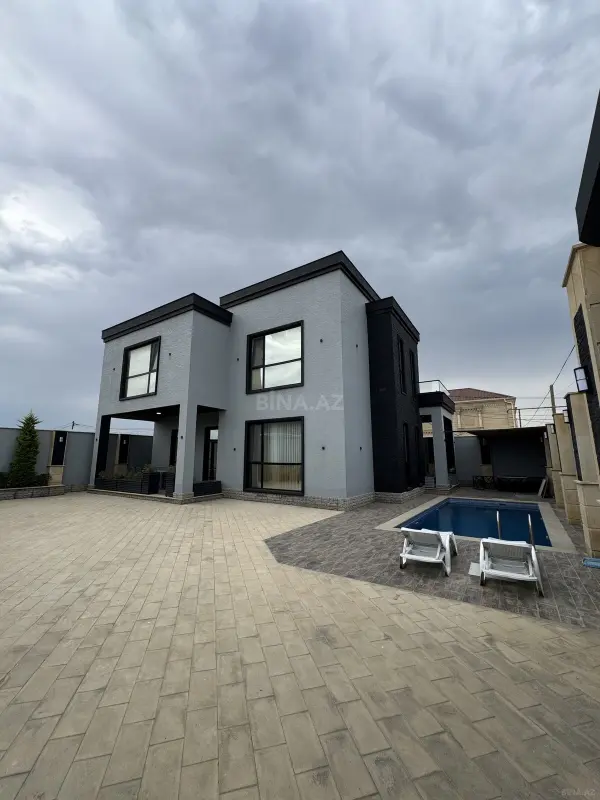 Satılır 6 otaqlı həyət evi 220 m²