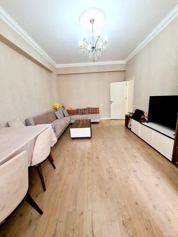 Satılır 2 otaqlı mənzil 75 m²