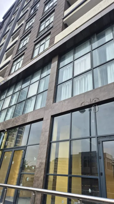 Satılır 3 otaqlı mənzil 148 m²