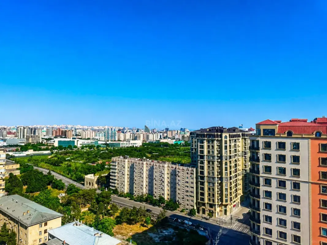 Satılır 6 otaqlı mənzil 320 m²