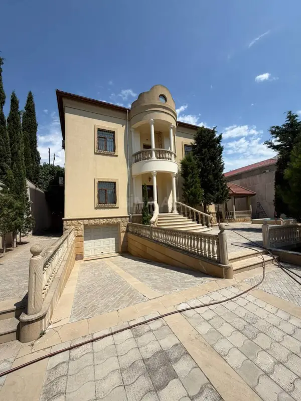 Satılır 6 otaqlı həyət evi 260 m²
