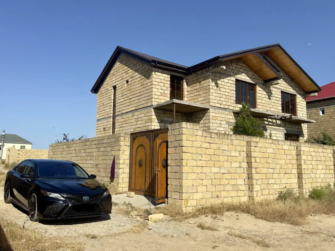 Satılır 5 otaqlı həyət evi 210 m²