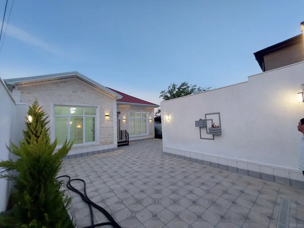 Satılır 4 otaqlı həyət evi 140 m²