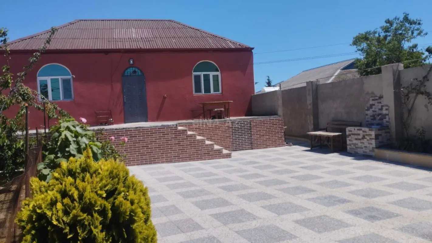 Satılır 5 otaqlı həyət evi 110 m²