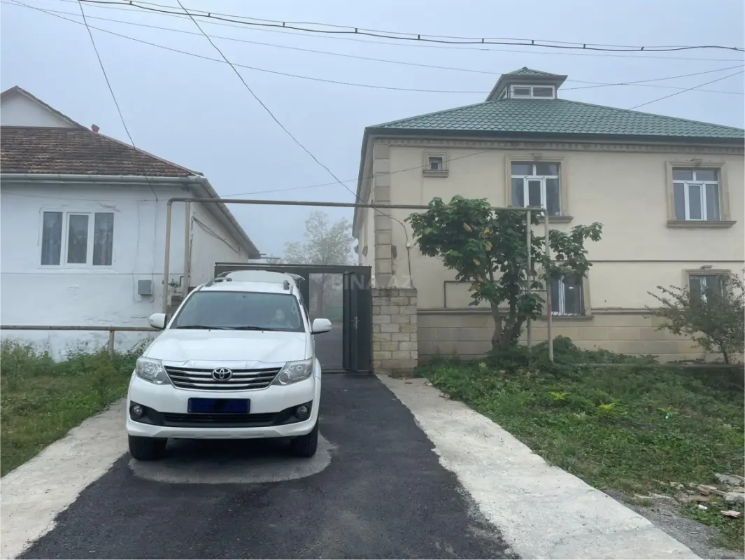 Kirayə verilir 5 otaqlı həyət evi 230 m²